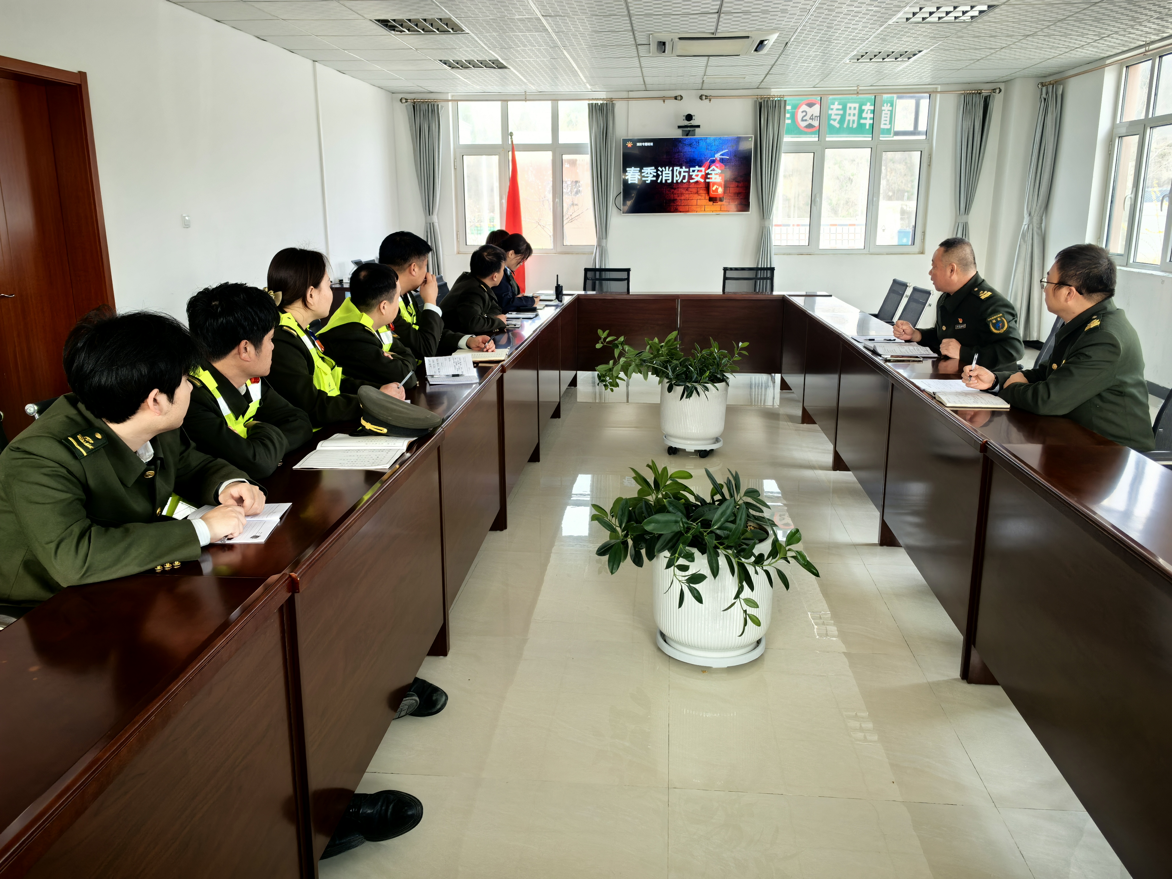 内丘北收费站开展春季消防安全专项培训.jpg