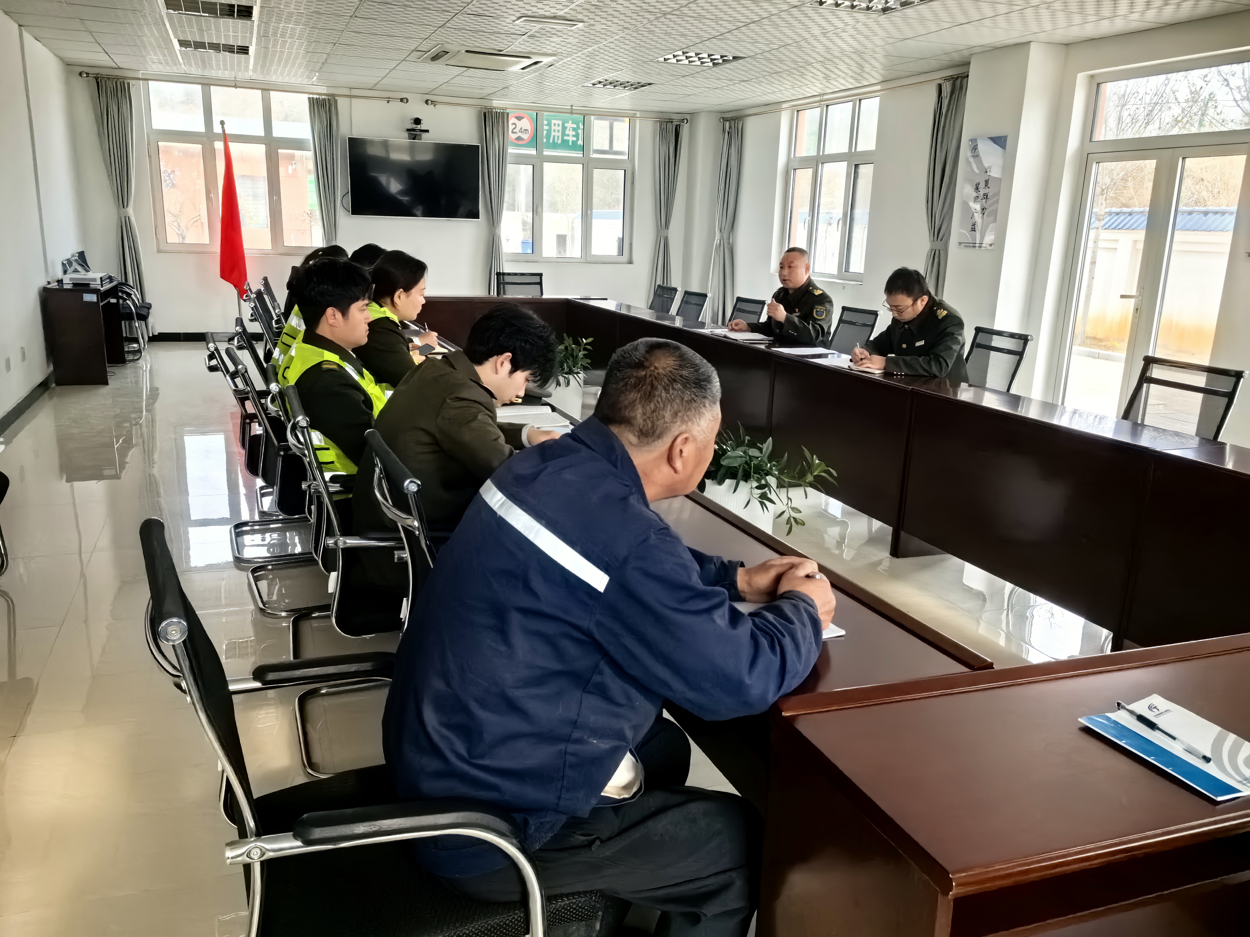 4.2站务会（清明节前保通保畅专项工作部署）.jpg